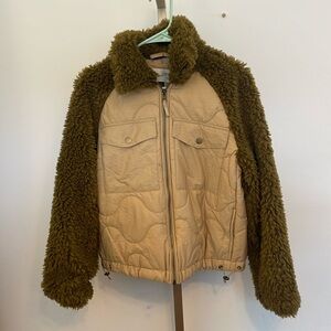 Universal thread quilted jacket with faux fur details